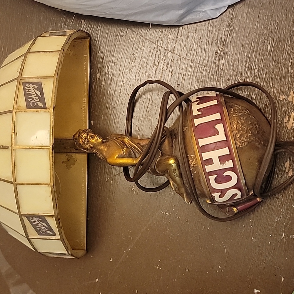 Vintage 1971 Schlitz brewing Co. light